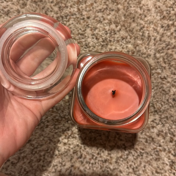 Warm cedar (burnt candle) - Picture 4 of 5